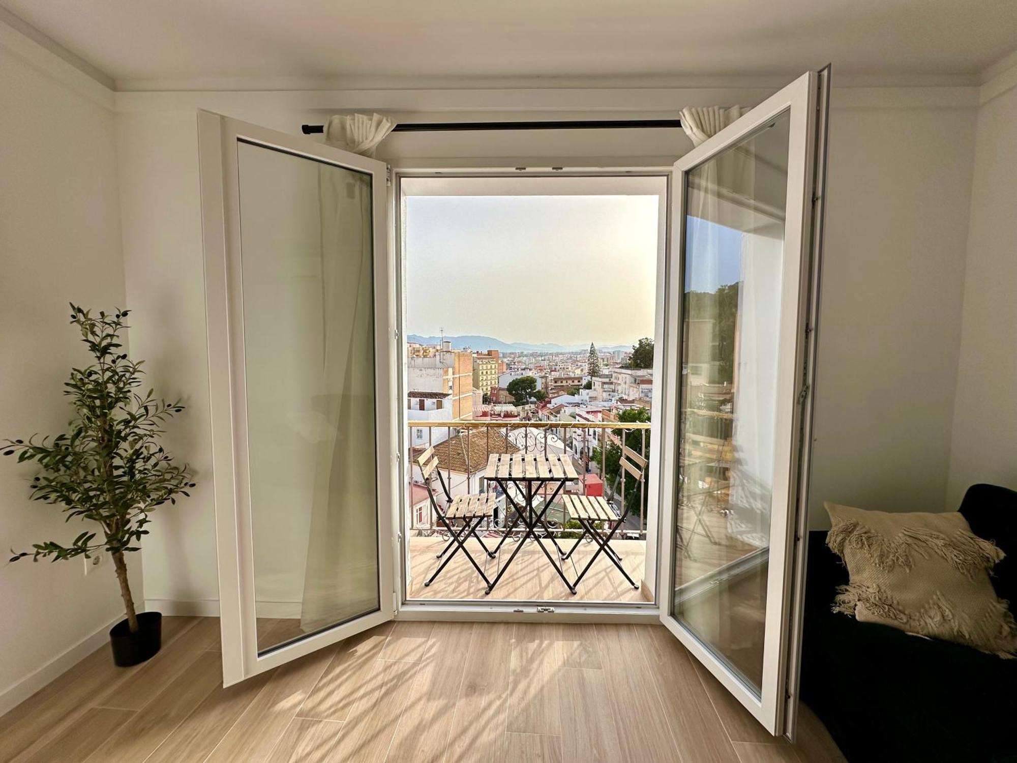 Appartamento Atico Con Solarium Y Bbq Cerca Del Centro 6 Pax