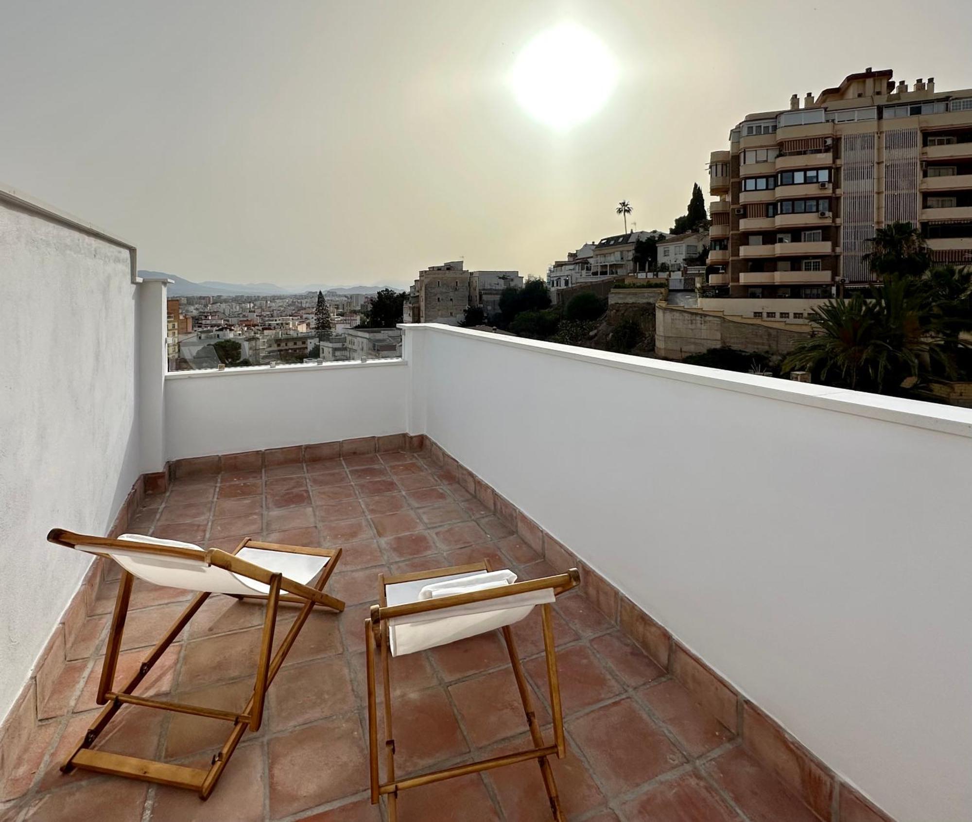Atico Con Solarium Y Bbq Cerca Del Centro 6 Pax Appartamento